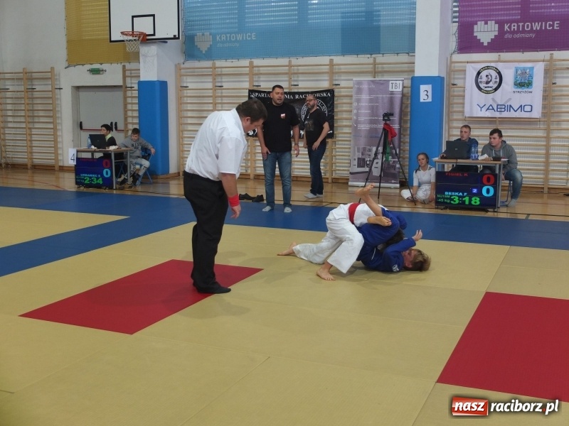 Zdjęcie w galerii na portalu naszraciborz.pl: Najmłodsi Łamatorzy na turnieju w Katowicach wiadomości z regionu