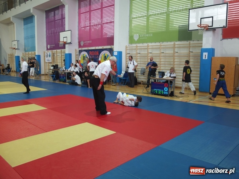 Zdjęcie w galerii na portalu naszraciborz.pl: Najmłodsi Łamatorzy na turnieju w Katowicach wiadomości z regionu