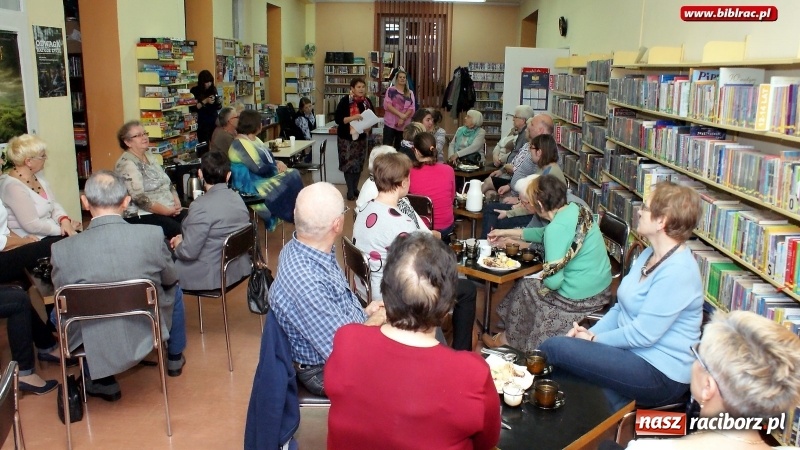 Zdjęcie w galerii na portalu naszraciborz.pl: Wernisaż wystawy Stowarzyszenia PERSONA w raciborskiej bibliotece wiadomości z regionu