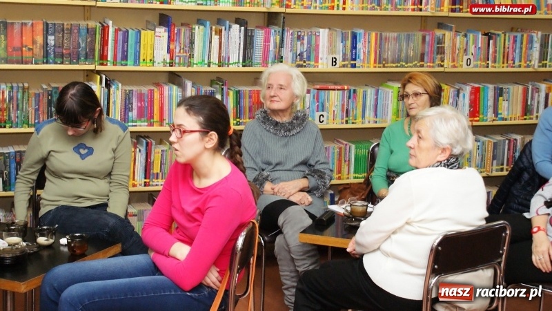 Zdjęcie w galerii na portalu naszraciborz.pl: Wernisaż wystawy Stowarzyszenia PERSONA w raciborskiej bibliotece wiadomości z regionu