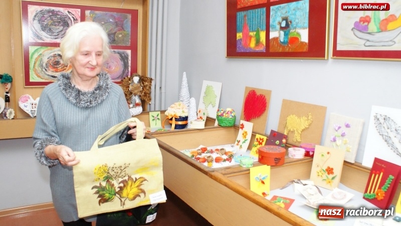 Zdjęcie w galerii na portalu naszraciborz.pl: Wernisaż wystawy Stowarzyszenia PERSONA w raciborskiej bibliotece wiadomości z regionu