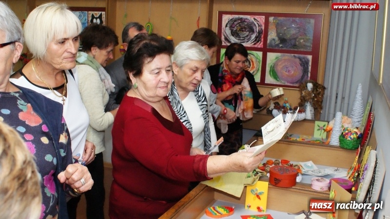 Zdjęcie w galerii na portalu naszraciborz.pl: Wernisaż wystawy Stowarzyszenia PERSONA w raciborskiej bibliotece wiadomości z regionu