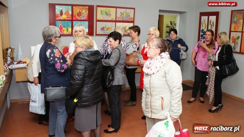 Zdjęcie w galerii na portalu naszraciborz.pl: Wernisaż wystawy Stowarzyszenia PERSONA w raciborskiej bibliotece wiadomości z regionu