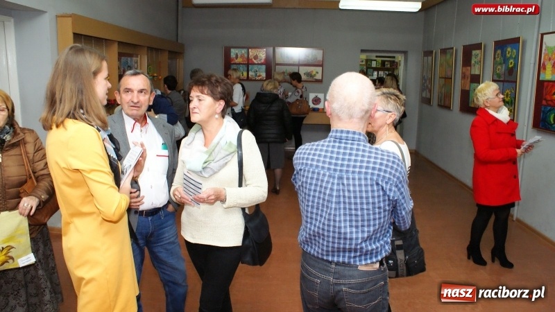 Zdjęcie w galerii na portalu naszraciborz.pl: Wernisaż wystawy Stowarzyszenia PERSONA w raciborskiej bibliotece wiadomości z regionu