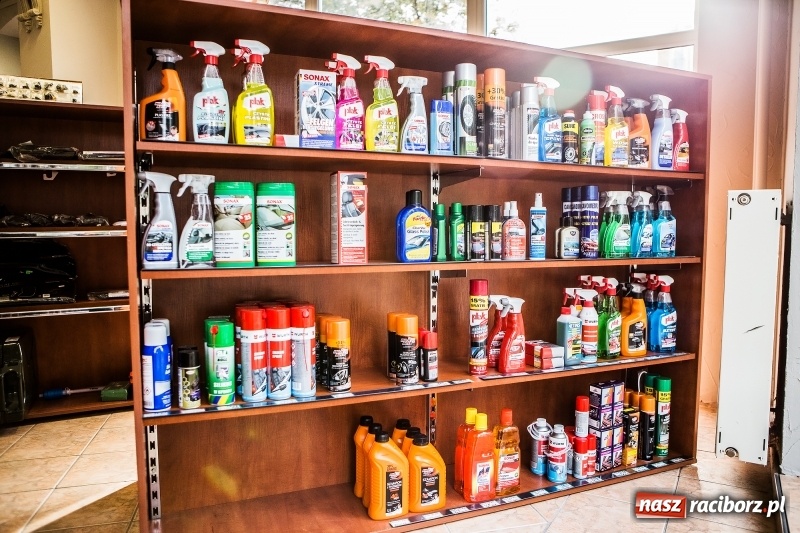 Zdjęcie w galerii na portalu naszraciborz.pl: Sklep motoryzacyjny Auto-Części Bogdan Derkowski zaprasza wszystkich klientów, tych stałych jak i nowych pod nowy adres wiadomości z regionu