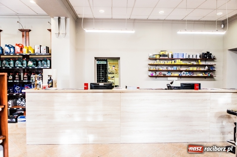 Zdjęcie w galerii na portalu naszraciborz.pl: Sklep motoryzacyjny Auto-Części Bogdan Derkowski zaprasza wszystkich klientów, tych stałych jak i nowych pod nowy adres wiadomości z regionu