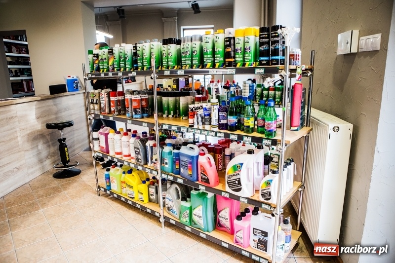 Zdjęcie w galerii na portalu naszraciborz.pl: Sklep motoryzacyjny Auto-Części Bogdan Derkowski zaprasza wszystkich klientów, tych stałych jak i nowych pod nowy adres wiadomości z regionu