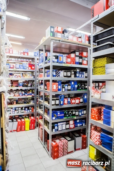 Zdjęcie w galerii na portalu naszraciborz.pl: Sklep motoryzacyjny Auto-Części Bogdan Derkowski zaprasza wszystkich klientów, tych stałych jak i nowych pod nowy adres wiadomości z regionu