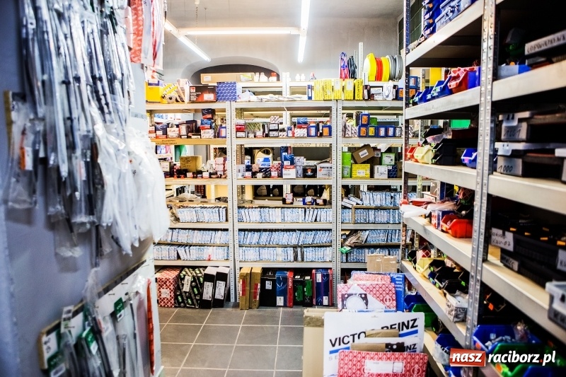 Zdjęcie w galerii na portalu naszraciborz.pl: Sklep motoryzacyjny Auto-Części Bogdan Derkowski zaprasza wszystkich klientów, tych stałych jak i nowych pod nowy adres wiadomości z regionu