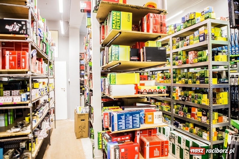 Zdjęcie w galerii na portalu naszraciborz.pl: Sklep motoryzacyjny Auto-Części Bogdan Derkowski zaprasza wszystkich klientów, tych stałych jak i nowych pod nowy adres wiadomości z regionu