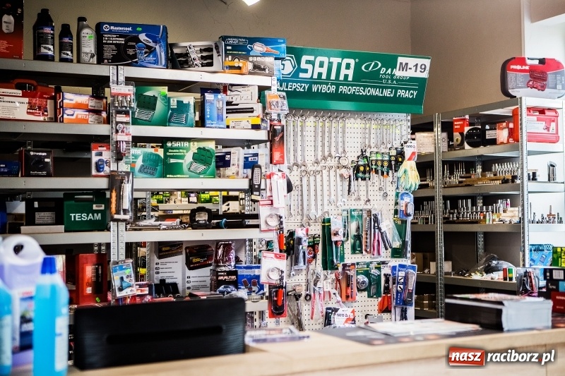 Zdjęcie w galerii na portalu naszraciborz.pl: Sklep motoryzacyjny Auto-Części Bogdan Derkowski zaprasza wszystkich klientów, tych stałych jak i nowych pod nowy adres wiadomości z regionu