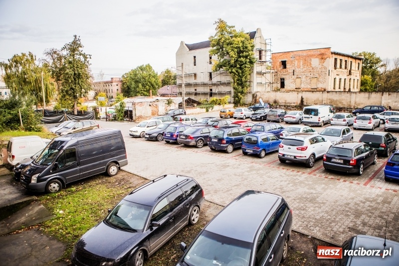 Zdjęcie w galerii na portalu naszraciborz.pl: Sklep motoryzacyjny Auto-Części Bogdan Derkowski zaprasza wszystkich klientów, tych stałych jak i nowych pod nowy adres wiadomości z regionu