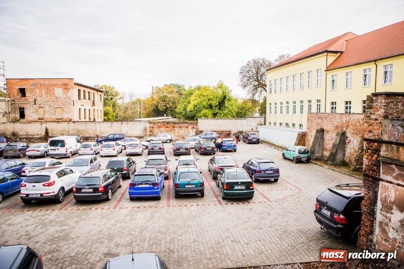 Zdjęcie w galerii na portalu naszraciborz.pl: Sklep motoryzacyjny Auto-Części Bogdan Derkowski zaprasza wszystkich klientów, tych stałych jak i nowych pod nowy adres wiadomości z regionu