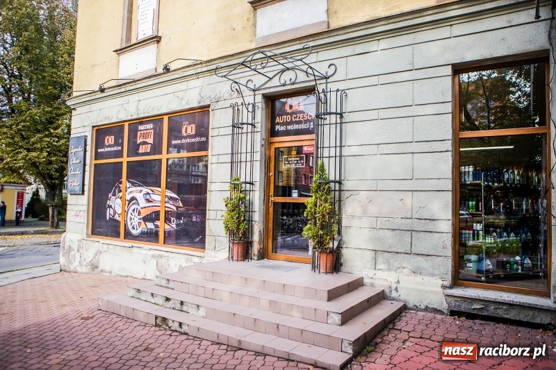 Zdjęcie w galerii na portalu naszraciborz.pl: Sklep motoryzacyjny Auto-Części Bogdan Derkowski zaprasza wszystkich klientów, tych stałych jak i nowych pod nowy adres wiadomości z regionu