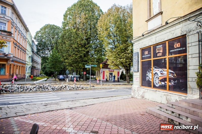 Zdjęcie w galerii na portalu naszraciborz.pl: Sklep motoryzacyjny Auto-Części Bogdan Derkowski zaprasza wszystkich klientów, tych stałych jak i nowych pod nowy adres wiadomości z regionu