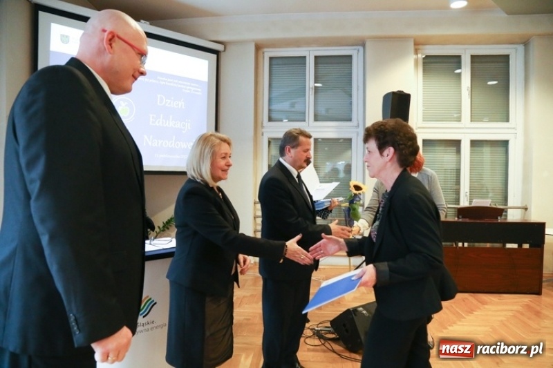 Zdjęcie w galerii na portalu naszraciborz.pl: 36 nauczycieli z nagrodami Marszałka. Wśród nagrodzonych nauczyciele z naszych szkół! wiadomości z regionu