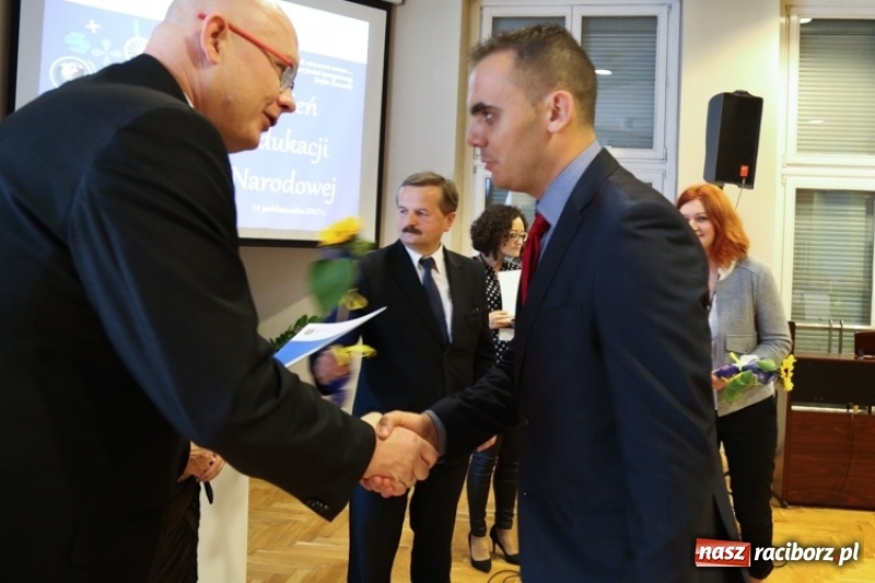 Zdjęcie w galerii na portalu naszraciborz.pl: 36 nauczycieli z nagrodami Marszałka. Wśród nagrodzonych nauczyciele z naszych szkół! wiadomości z regionu