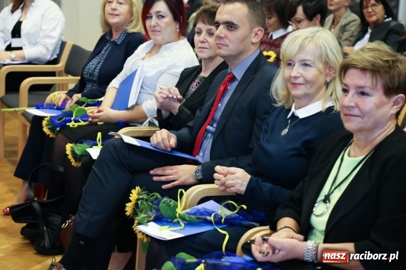 Zdjęcie w galerii na portalu naszraciborz.pl: 36 nauczycieli z nagrodami Marszałka. Wśród nagrodzonych nauczyciele z naszych szkół! wiadomości z regionu