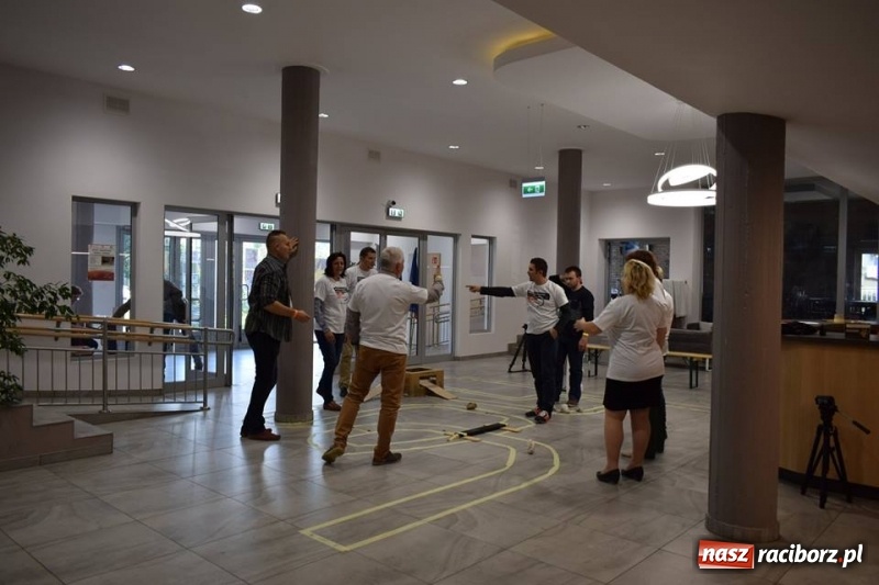 Zdjęcie w galerii na portalu naszraciborz.pl: W Kuźni rozegrano mistrzostwa świata gry w kapsle wiadomości z regionu