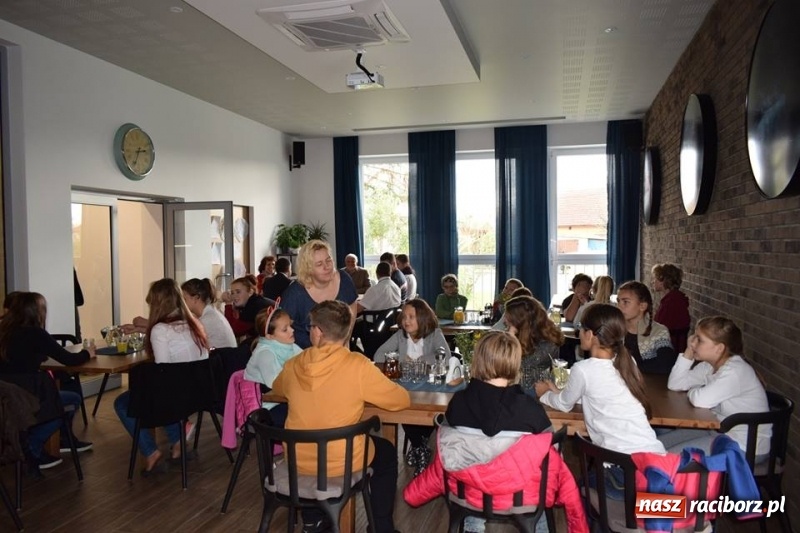 Zdjęcie w galerii na portalu naszraciborz.pl: W Kuźni rozegrano mistrzostwa świata gry w kapsle wiadomości z regionu