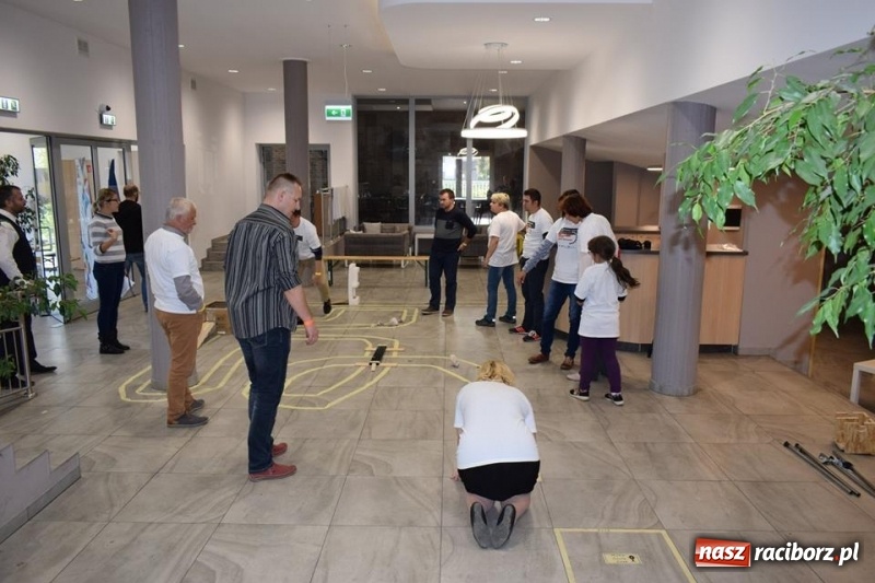 Zdjęcie w galerii na portalu naszraciborz.pl: W Kuźni rozegrano mistrzostwa świata gry w kapsle wiadomości z regionu