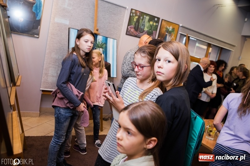 Zdjęcie w galerii na portalu naszraciborz.pl: Nowa wystawa w Galerii OBOK wiadomości z regionu