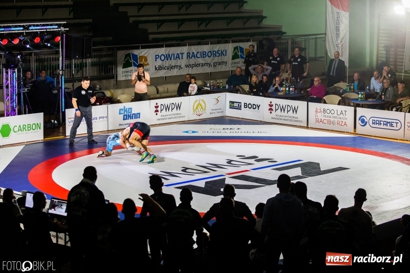 Zdjęcie w galerii na portalu naszraciborz.pl: MKZ Unia Racibórz pokonała Budowlanych Łódź. Świetny rzut Mateusza Zybały wiadomości z regionu