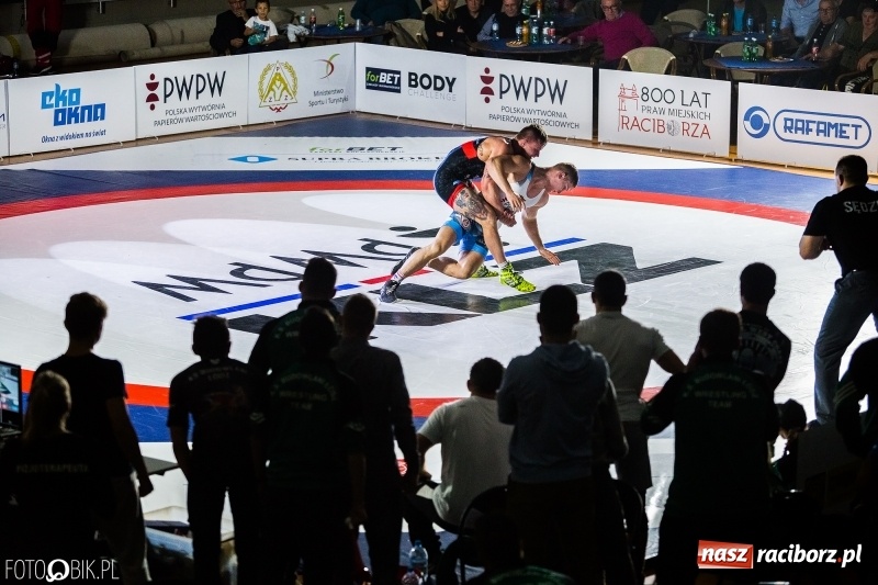 Zdjęcie w galerii na portalu naszraciborz.pl: MKZ Unia Racibórz pokonała Budowlanych Łódź. Świetny rzut Mateusza Zybały wiadomości z regionu