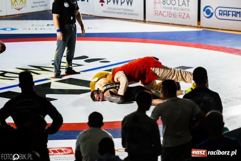 Zdjęcie w galerii na portalu naszraciborz.pl: MKZ Unia Racibórz pokonała Budowlanych Łódź. Świetny rzut Mateusza Zybały wiadomości z regionu