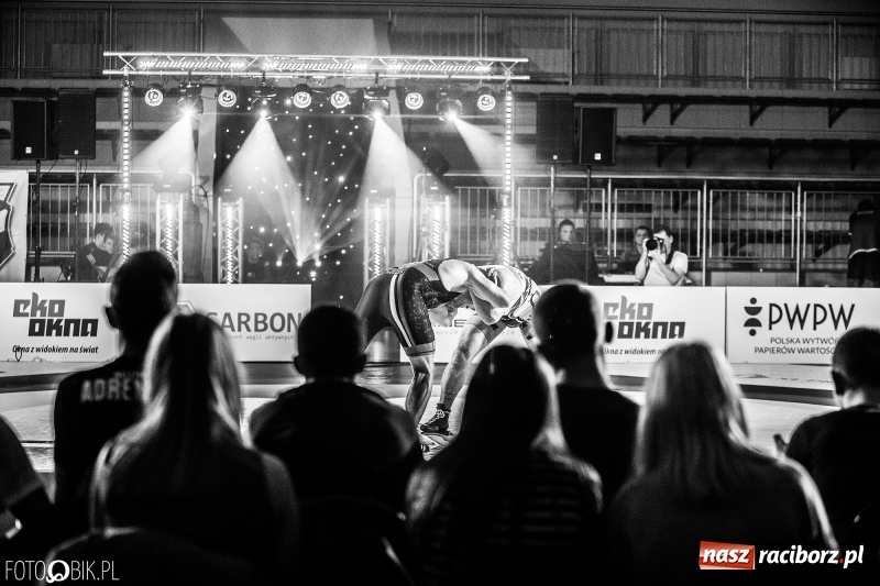 Zdjęcie w galerii na portalu naszraciborz.pl: MKZ Unia Racibórz pokonała Budowlanych Łódź. Świetny rzut Mateusza Zybały wiadomości z regionu