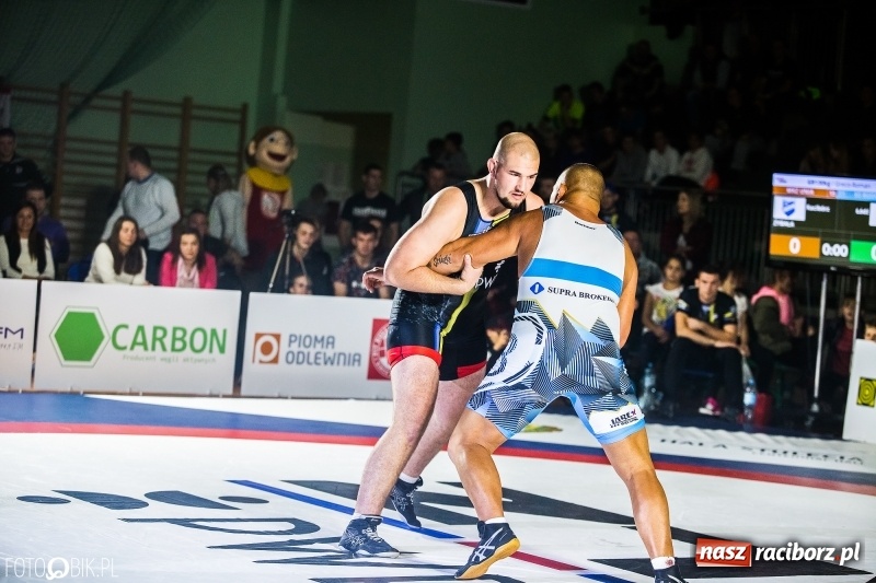 Zdjęcie w galerii na portalu naszraciborz.pl: MKZ Unia Racibórz pokonała Budowlanych Łódź. Świetny rzut Mateusza Zybały wiadomości z regionu