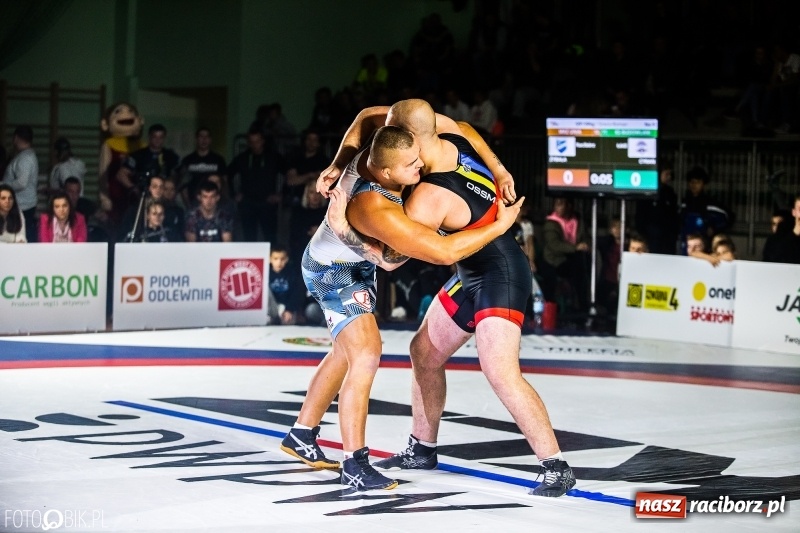 Zdjęcie w galerii na portalu naszraciborz.pl: MKZ Unia Racibórz pokonała Budowlanych Łódź. Świetny rzut Mateusza Zybały wiadomości z regionu