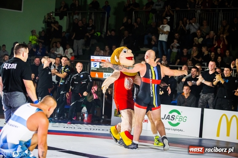 Zdjęcie w galerii na portalu naszraciborz.pl: MKZ Unia Racibórz pokonała Budowlanych Łódź. Świetny rzut Mateusza Zybały wiadomości z regionu