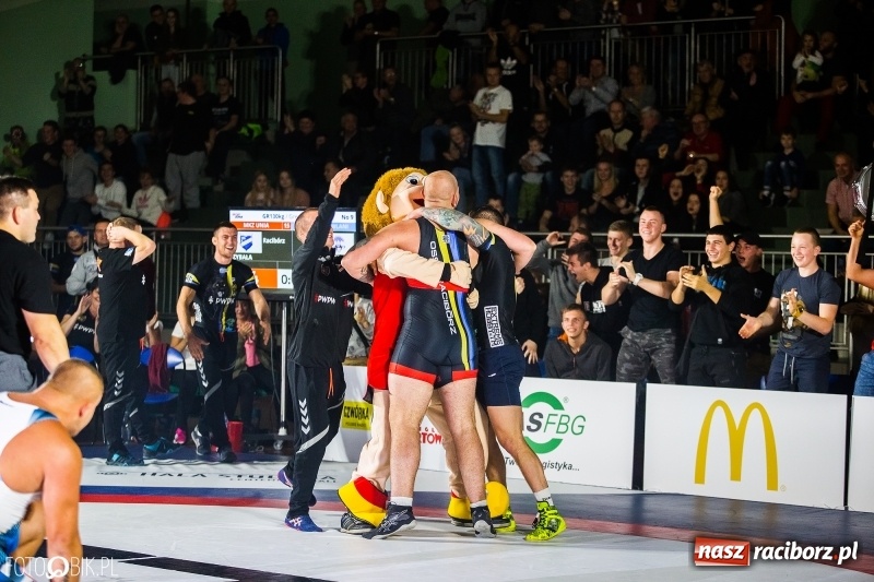 Zdjęcie w galerii na portalu naszraciborz.pl: MKZ Unia Racibórz pokonała Budowlanych Łódź. Świetny rzut Mateusza Zybały wiadomości z regionu