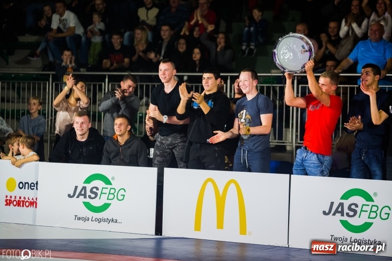 Zdjęcie w galerii na portalu naszraciborz.pl: MKZ Unia Racibórz pokonała Budowlanych Łódź. Świetny rzut Mateusza Zybały wiadomości z regionu