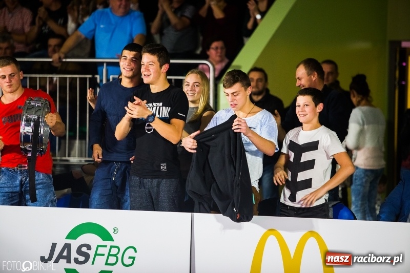 Zdjęcie w galerii na portalu naszraciborz.pl: MKZ Unia Racibórz pokonała Budowlanych Łódź. Świetny rzut Mateusza Zybały wiadomości z regionu