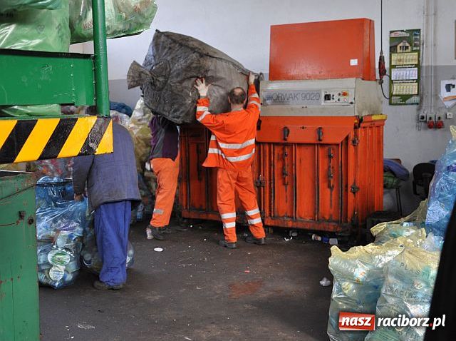 Zdjęcie w galerii na portalu naszraciborz.pl: Przywykli do sortowania śmieci wiadomości z regionu
