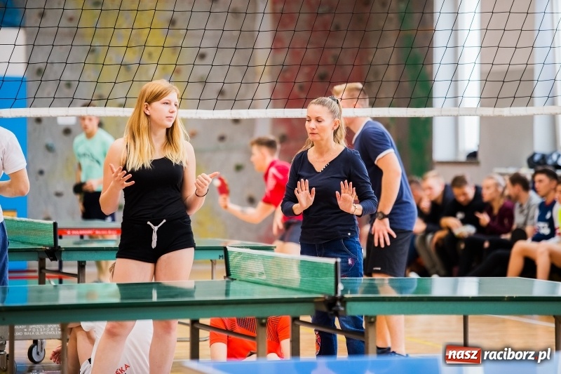Zdjęcie w galerii na portalu naszraciborz.pl: Finały rejonowe w tenisie stołowym w MOS-ie wiadomości z regionu