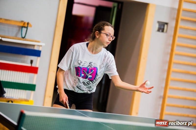 Zdjęcie w galerii na portalu naszraciborz.pl: Finały rejonowe w tenisie stołowym w MOS-ie wiadomości z regionu