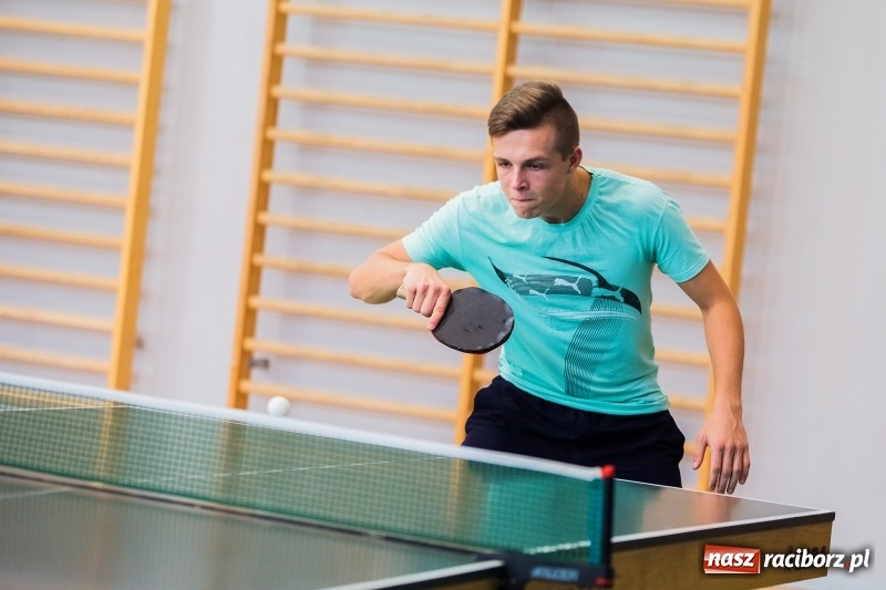 Zdjęcie w galerii na portalu naszraciborz.pl: Finały rejonowe w tenisie stołowym w MOS-ie wiadomości z regionu