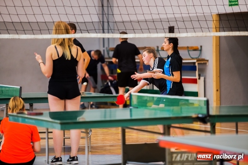 Zdjęcie w galerii na portalu naszraciborz.pl: Finały rejonowe w tenisie stołowym w MOS-ie wiadomości z regionu