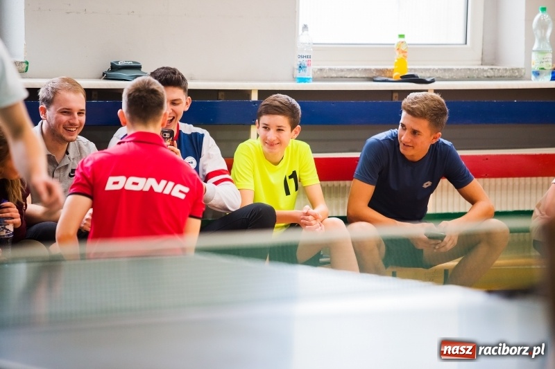 Zdjęcie w galerii na portalu naszraciborz.pl: Finały rejonowe w tenisie stołowym w MOS-ie wiadomości z regionu
