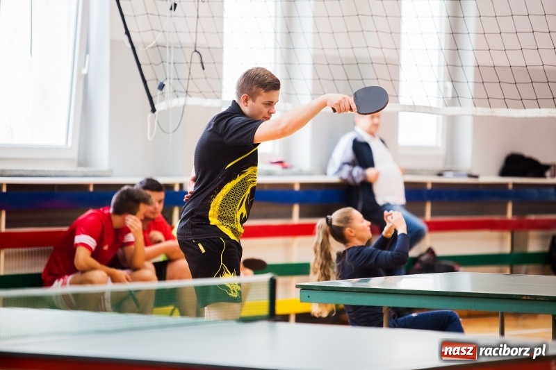 Zdjęcie w galerii na portalu naszraciborz.pl: Finały rejonowe w tenisie stołowym w MOS-ie wiadomości z regionu