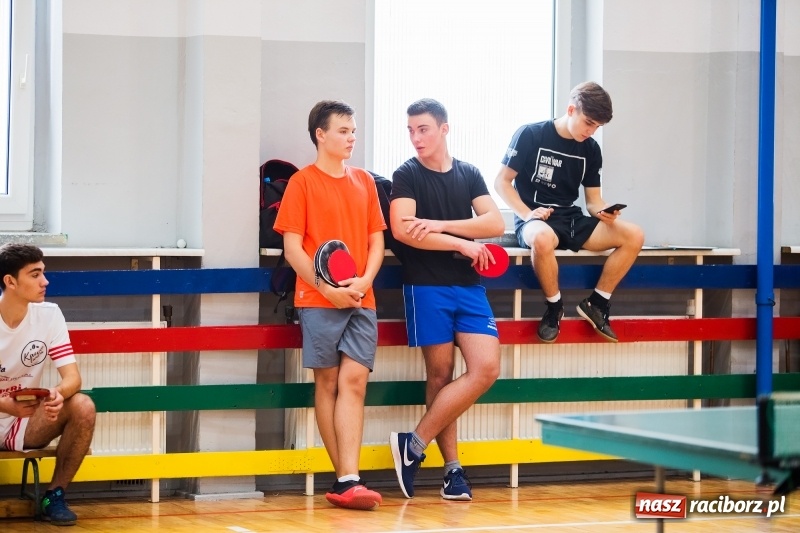 Zdjęcie w galerii na portalu naszraciborz.pl: Finały rejonowe w tenisie stołowym w MOS-ie wiadomości z regionu