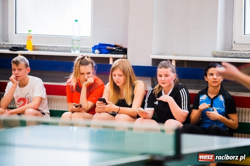 Zdjęcie w galerii na portalu naszraciborz.pl: Finały rejonowe w tenisie stołowym w MOS-ie wiadomości z regionu