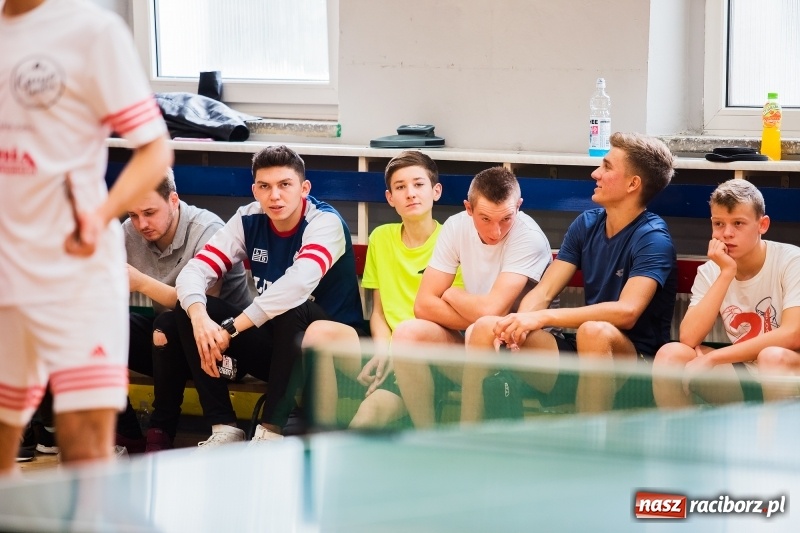 Zdjęcie w galerii na portalu naszraciborz.pl: Finały rejonowe w tenisie stołowym w MOS-ie wiadomości z regionu