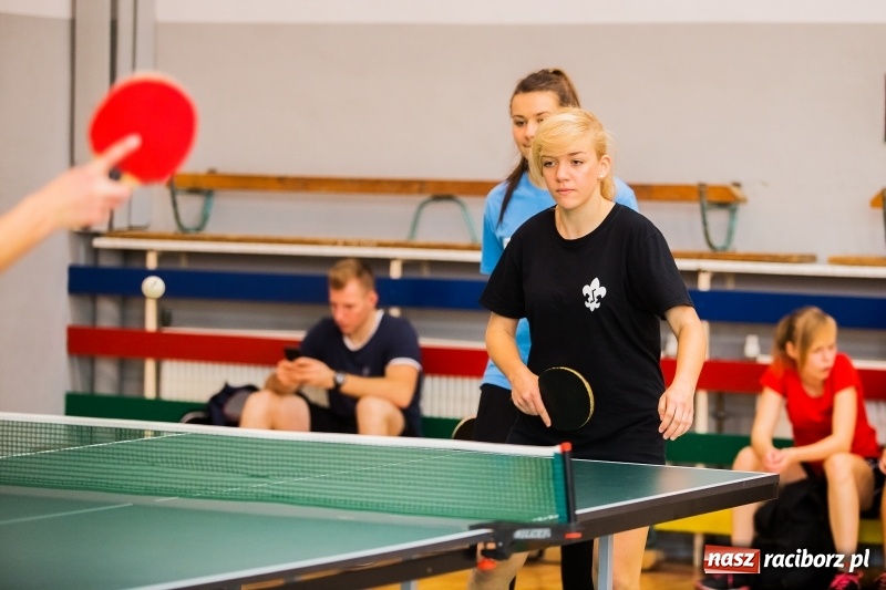 Zdjęcie w galerii na portalu naszraciborz.pl: Finały rejonowe w tenisie stołowym w MOS-ie wiadomości z regionu