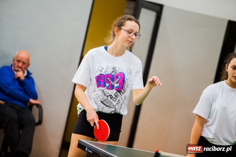 Zdjęcie w galerii na portalu naszraciborz.pl: Finały rejonowe w tenisie stołowym w MOS-ie wiadomości z regionu