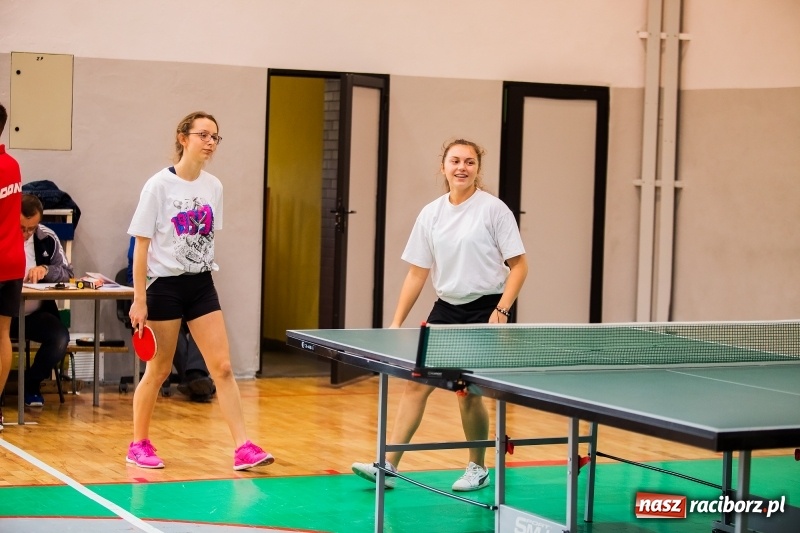 Zdjęcie w galerii na portalu naszraciborz.pl: Finały rejonowe w tenisie stołowym w MOS-ie wiadomości z regionu