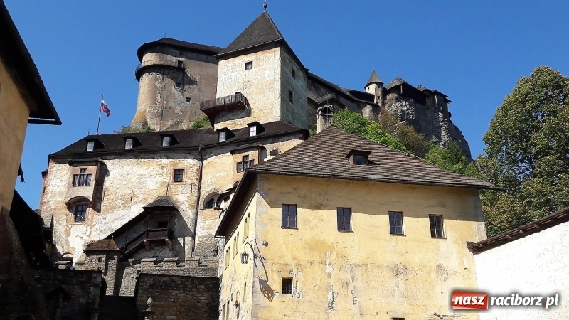 Zdjęcie w galerii na portalu naszraciborz.pl: Gorące źródła i piękny zamek, czyli czas na jesienny relaks wiadomości z regionu